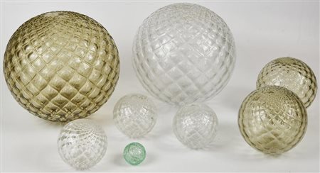 LOTTO DI OTTO SFERE VENINI IN VETRO SOFFIATO, Italia XX secolo vetro...