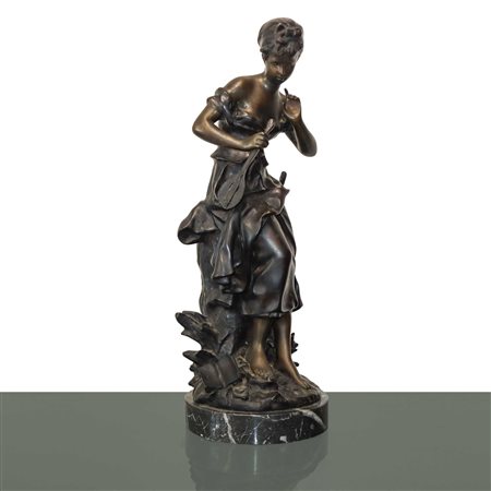 Auguste  Moreau (Digione 22 febbraio 1834 - Digione 11 novembre 1911)  - Donna con mandolino, scultura in bronzo con base in marmo grigio bardiglio