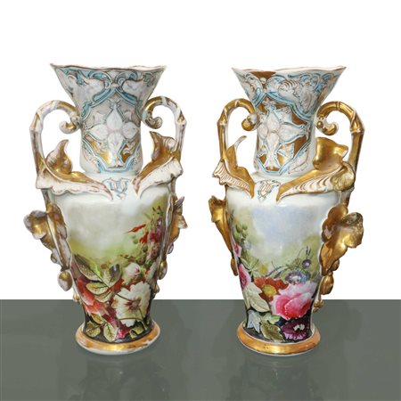 Coppia di vasi Luigi Filippo con decori floreali