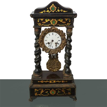 Orologio da tavolo a pendolo Carlo X con quadrante in madreperla, 19° secolo