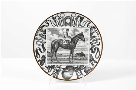 Piero Fornasetti (Milano, 10/11/1913 - Milano, 15/10/1988) 
Piatto Anni '60
 Cm 26 Ø