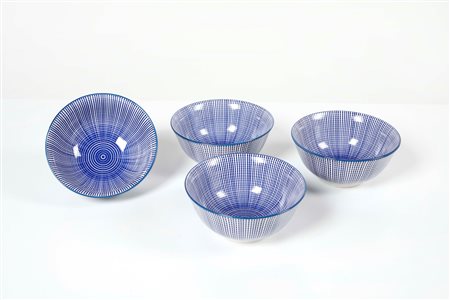 Gio Ponti - Richard Ginori (Milano, 1891 - Milano, 1979) , (Sesto Fiorentino, 11/10/1896 - ) 
Quattro coppe 
 Cm 7x15,5 Ø