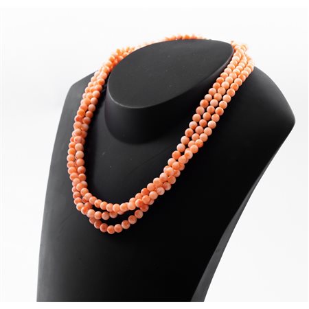 COLLANA a 3 fili di corallo rosa con susta in argento dorato