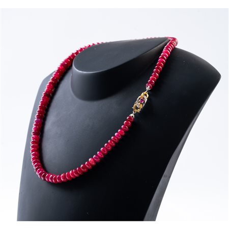 COLLANA di rubini con susta in oro 18 KT e diamanti