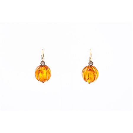 ORECCHINI in oro giallo 18 KT con sfere in ambra e zirconi