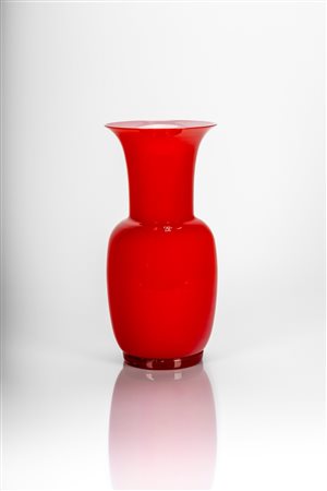 Paolo Venini (1895 - 1959)  - Vaso modello Opalino,  