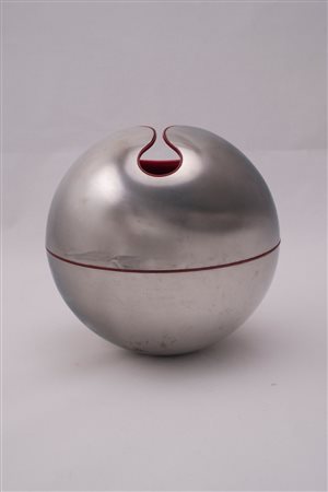 Gio' Pomodoro (Orciano di Pesaro 1930 - Milano 2002)  - Sfera scultura modello Guscio n.1, 1972