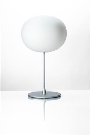 Jasper  Morrison ( )  - Grande lampada da tavolo modello Glo-Ball, 1999