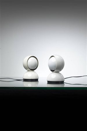 VICO MAGISTRETTI<BR>Coppia di lamapde da tavolo mod. Eclissi