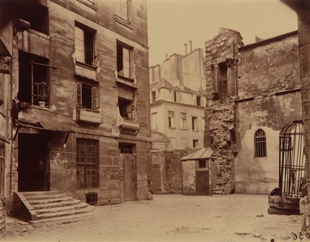 Eugène Atget (attribuito a) (1857 - 1927)  - Cour, Saint-Julien-le-Pauvre, 1898
