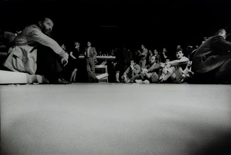 Ugo Mulas (1928 - 1973)  - L'interno della Triennale occupata, Pomodoro, Spagnolo e Colombo, 1968