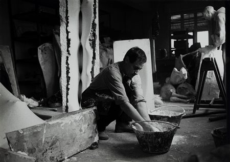 Ugo Mulas (1928 - 1973)  - Gio Pomodoro,  1960s/1970s