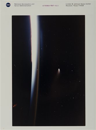 NASA (XX sec.)  - Earth view, Comet Hale-Bopp, 1997