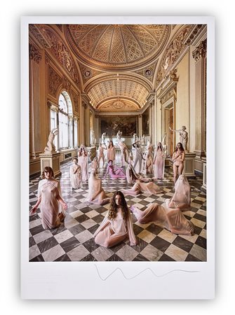 VANESSA BEECROFT (1969) - Performance VB84. Sala di Niobe, Galleria degli Uffizi, Firenze 2017, 2020
