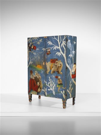  - Armadio in legno dipinto raffigurante alcuni tra i principali personaggi de Il corriere dei piccoli. .