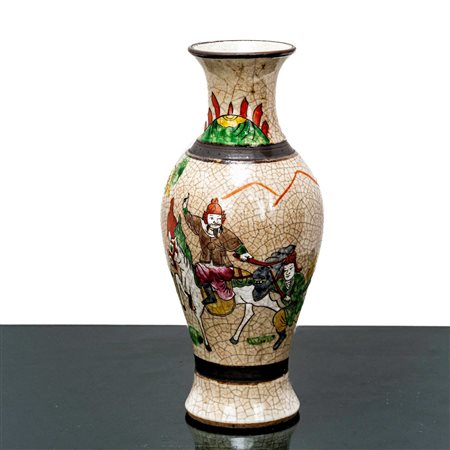 Vaso cloisonnet con scene di battaglia, 19° secolo