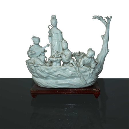 Gruppo in porcellana blanche de  chine raffigurante scena di vita  comune con guanin, Republic Periodo