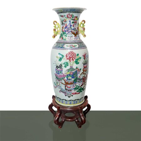 Vaso cinese in porcellana con motivi floreali, Qinq dinastia primi 20° secolo
