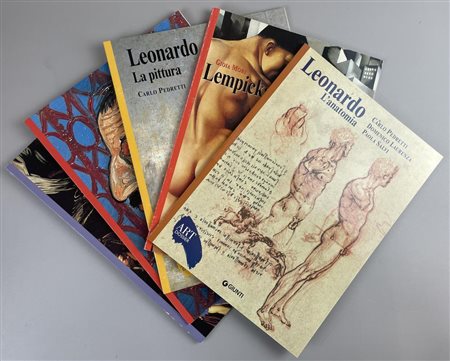 LOTTO DI 5 ART DOSSIER - Carlo Pedretti, Domenico Laurenza, Paola Salvi,...