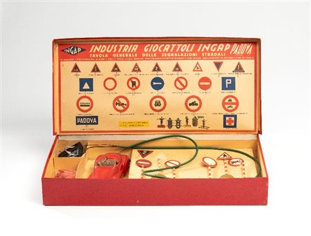  
INGAP Auto Spider con cane 1940s
 cm.20