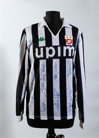  
JUVENTUS 1990-91 maglia autografata 1990
 
