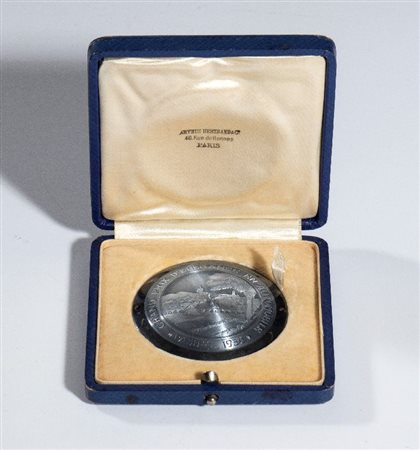  
Cannes - Elegance en Automobile - Placca da radiatore 1930
 mm.60