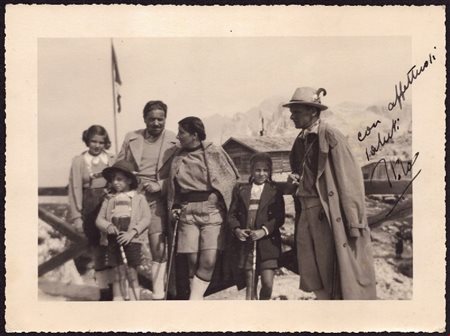  
BALBO , Italo - Foto autografata 1930s
 cm.17,5x23,5