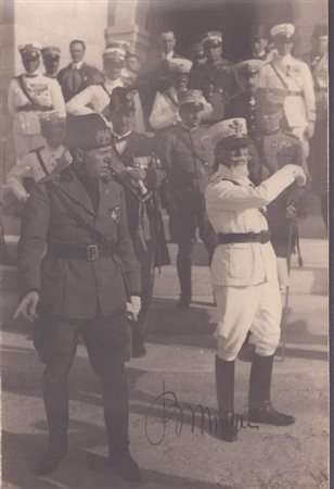  
Mussolini, Benito - Foto autografata 1926
 cm.27x45