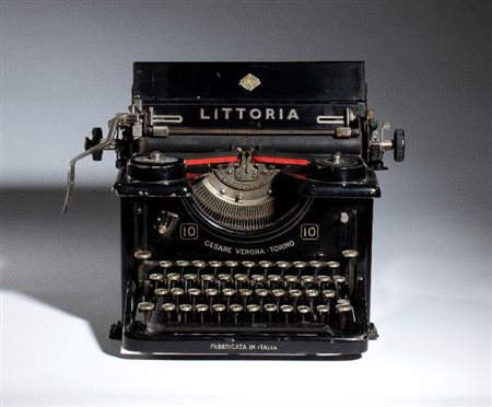  
LITTORIA macchina da scrivere 1932
 cm.33x30x28