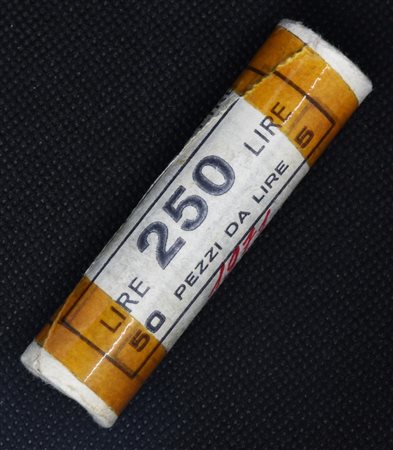 LOTTO DI 50 MONETE REPUBBLICA ITALIANA da 5 lire 1971 F.D.C. (Rotolino)