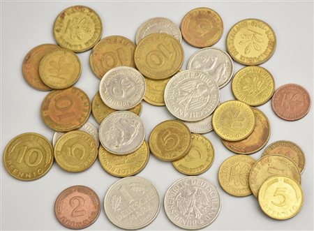 LOTTO DI MARCHI TEDESCHI composto da monete di vario valore e anno di coniazione