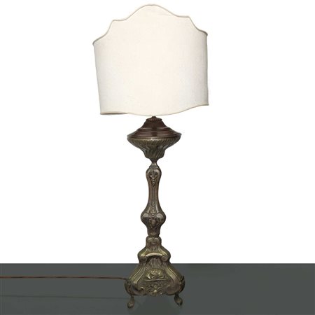 Lume con base in metallo argentato, 19th century