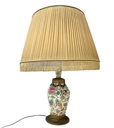 Lume in porcellana , 20th century