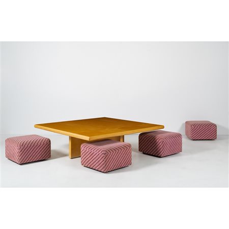 SAPORITI ITALIA, Tavolo basso con 4 pouf