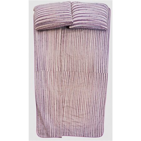 SAPORITI, Copriletto matrimoniale e due cuscini rettangolari