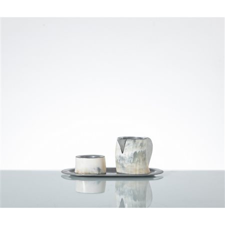 CARL AUBÖCK (Attr.le), Caffettiera ed una tazza con vassoio