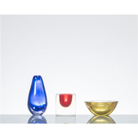 SEGUSO VETRI D’ARTE (Attr.le), Due vasi ed una coppa