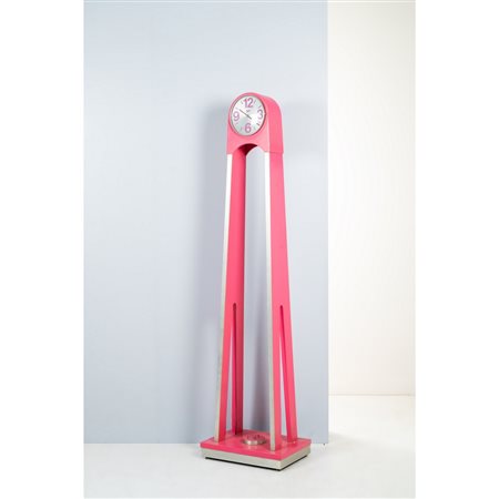 WALT, Orologio da terra