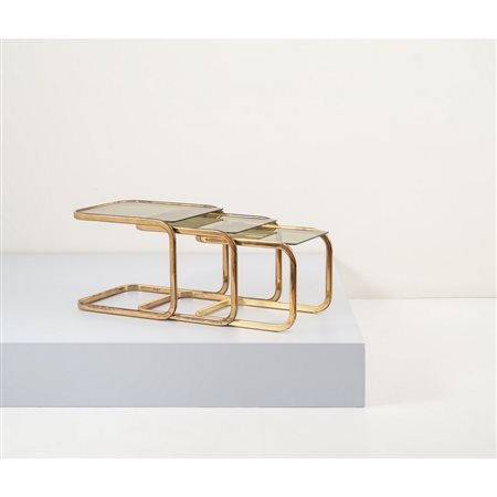 PRODUZIONE ITALIANA 1980 ca., Tre tavoli impilabili