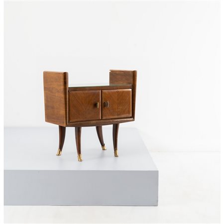 PRODUZIONE ITALIANA 1950 ca., Comodino