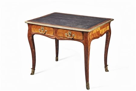 Scrivania da centro lastronata in palissandro e filettata in bois de violette,