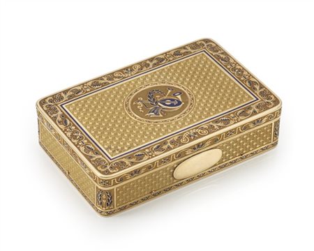 Snuff box rettangolare in oro ad angoli arrotondati con bordura cesellata a volute flo