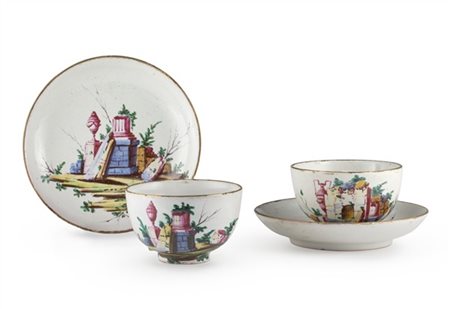 Manifattura Ferniani, Faenza, Paolo Benini (attr) 1780-1800. Coppia di tazze co