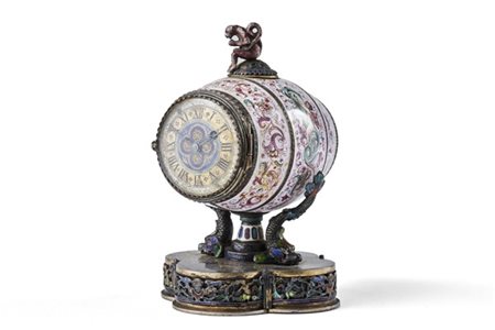 Ambito di Hermann Böhm. Vienna, secolo XIX.
Pendoletta da scrivania in argento