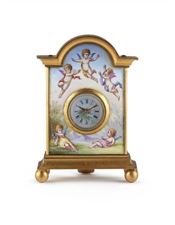 Pendoletta da scrivania con cassa in bronzo dorato e placche in smalti policrom