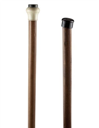 Arte del secolo XIX. Lotto composto da due bastoni da passeggio portamonete, un