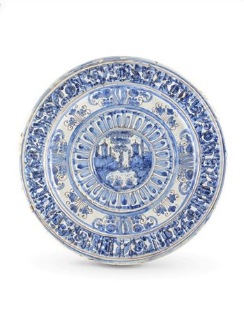 Manifattura di Pavia, inizio secolo XVIII. Grande bacile da acquereccia in maio