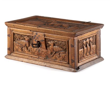 Arte tedesca, secolo XV. Cassettina in legno dolce intagliato con paesaggi fant
