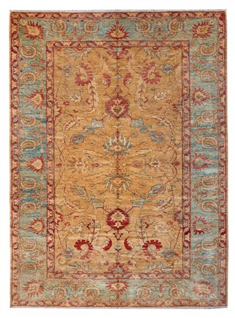 Tappeto Azeri, Caucaso. Secolo XX. Decoro floreale sparso in stile Serapi su fo