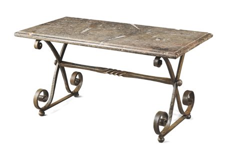 Tavolo da salotto di forma rettangolare con piano marmo fossile, sostegno in fe